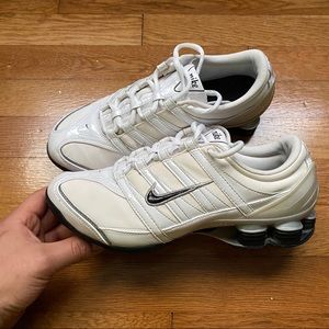ladies white nike shox